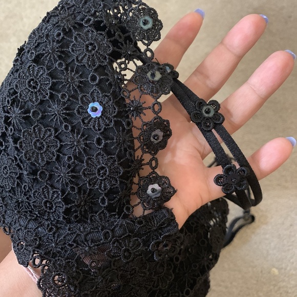 Black lace bra - Picture 2 of 2